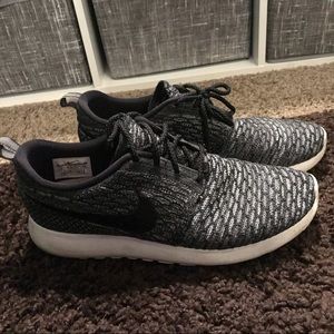 Nike Roshe women’s 9